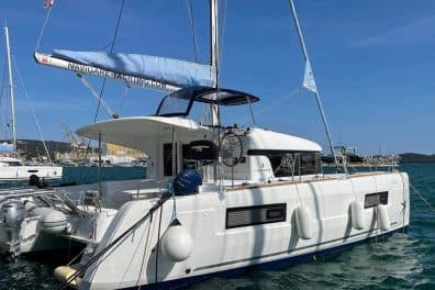 Lagoon 40 — Santai