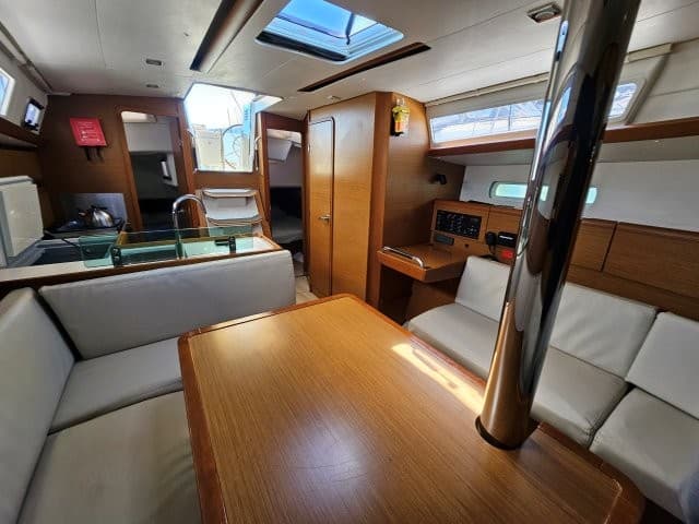 Jeanneau Sun Odyssey 389 — Plover 4