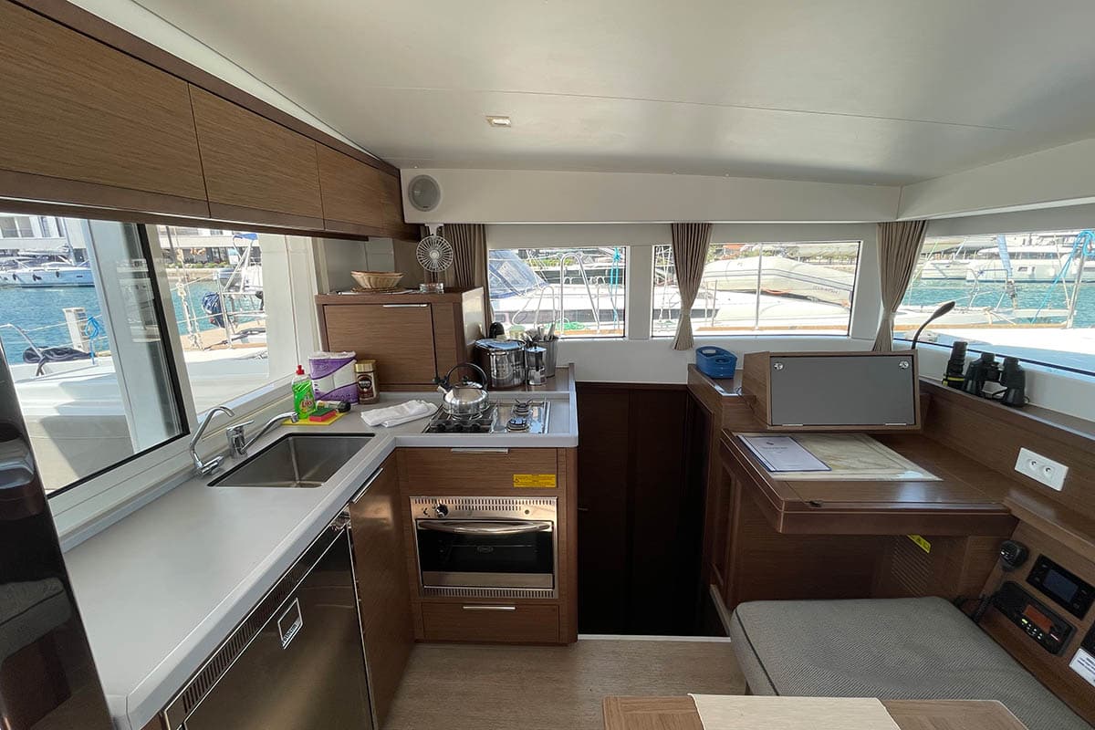 Lagoon 40 — Mojito 4