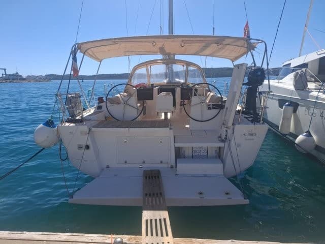 Dufour 460 — Hobbes
