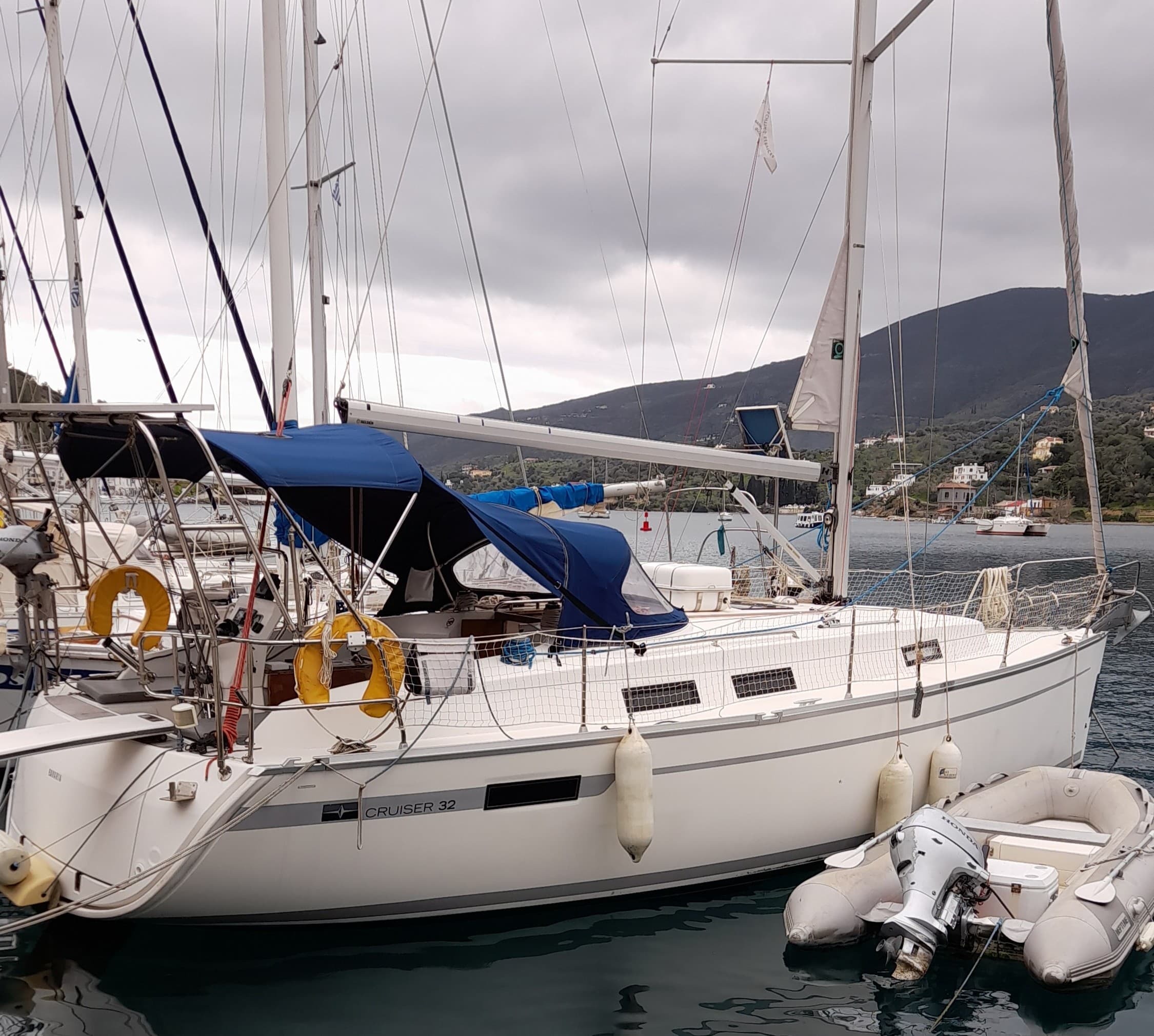 BAVARIA CRUISER 32