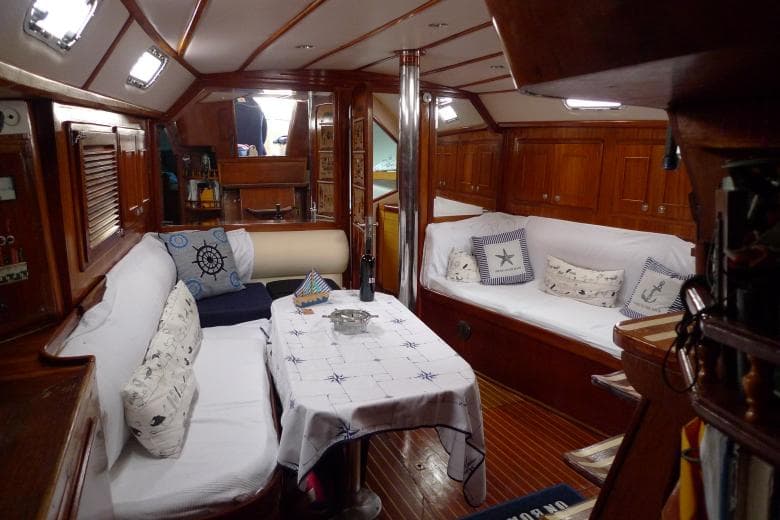 COLVIC COUNTESS 37 4