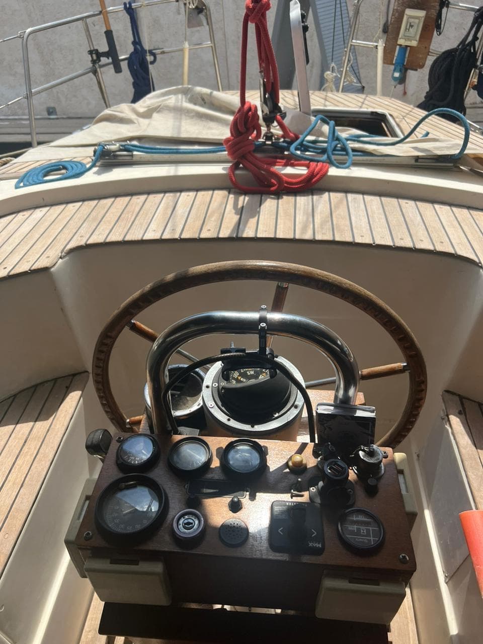 COLVIC COUNTESS 37 3
