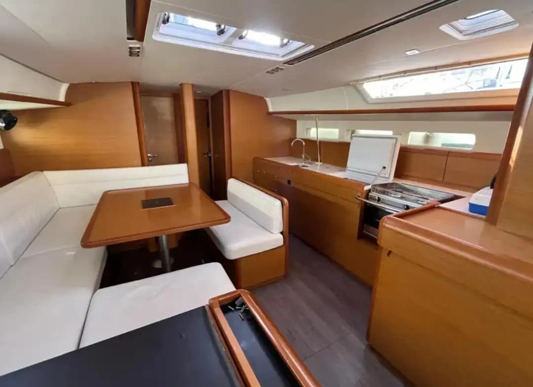 Jeanneau 519 4