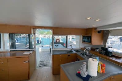 Lagoon 450 F — Moet 3