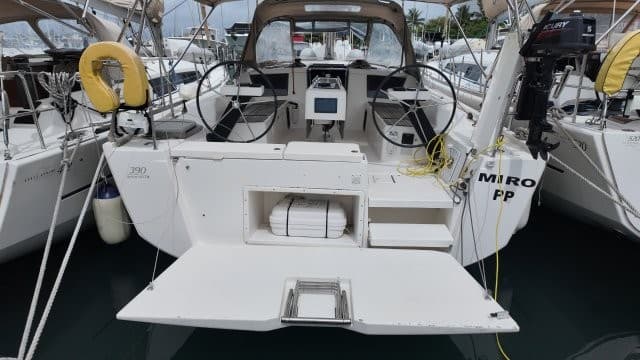 Dufour 390 — MIRO