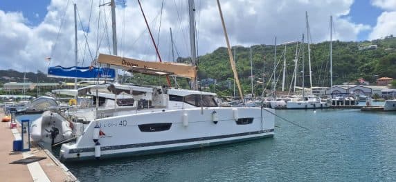 Fountaine Pajot Lucia 40 — FLAMBOYANT