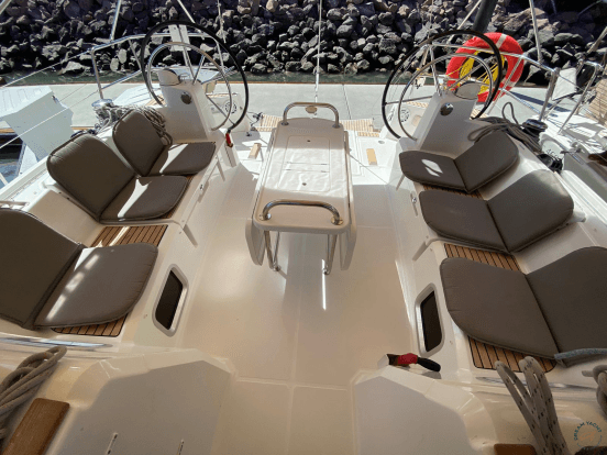 Jeanneau Sun Odyssey 519 — Zanzibar 2 4