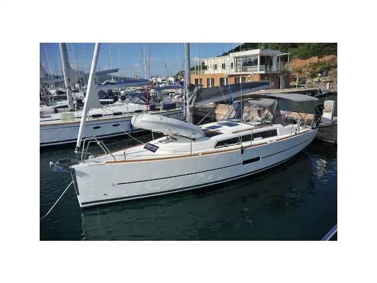 Dufour 360 2018 3