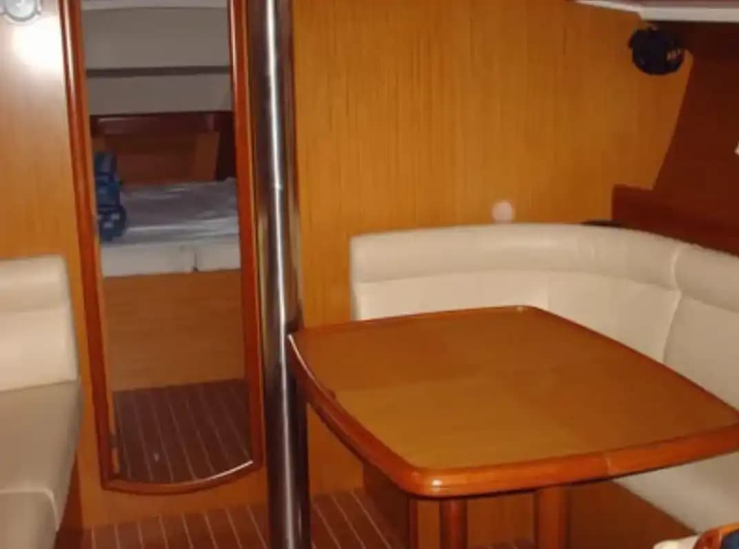 Jeanneau Sun Odyssey 42i 4