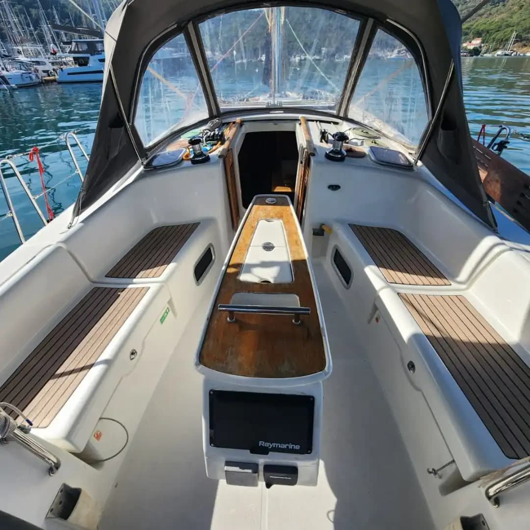 Beneteau Oceanis 40 Ticari + Türk Bayraklı 4